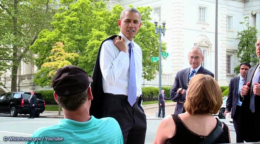 U.S. President Obama Takes a Walk and Surprised Everyone on the Way