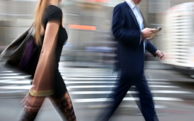 Texting and walking changes our gait and walking speed
