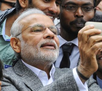 narendra modi taking selfie